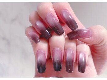 アクシア ビューティー サロン(AXSIA)/ネイル【カラグラ】