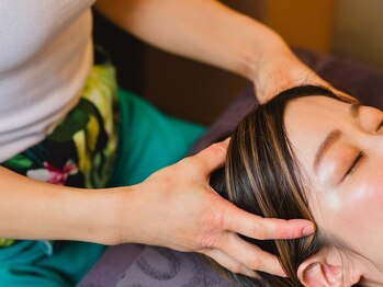 オリーブスパ DH 恵比寿駅前店(OLIVE SPA)の写真/【限定メニュー！極上ヘッドデコ】日頃の疲れを温めながら、ゆっくりじんわり解きほぐします