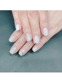 涼しげなシアーホワイト
