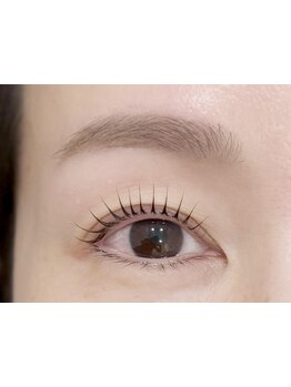 ナチュラル上品な目元にしたい