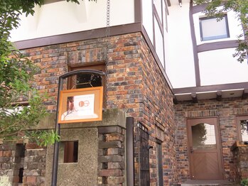 ドゥブレジャンティ(doubler gentil)/静かな街の一軒家サロン