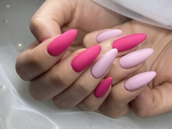 リーネイル(Lee_nail)の写真/【大切なイベントにもオススメ◎】爪が短い方でも大丈夫♪熟練スタッフが綺麗に長さ出し☆