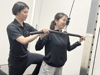 ウェルネスリンクジム(Wellness Link GYM)/背中のトレーニング風景