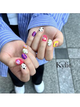 カイリー(Kylie)/個性派アート