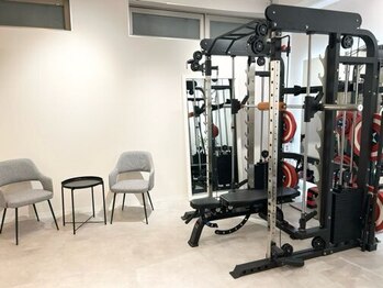 エルワイジム(LYGYM)/開放的なトレーニングブース★