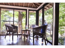 ユウウミ 北谷店(You海)/庭を眺めながらゆったり