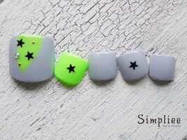 【フット】星デザインネイル