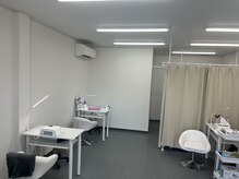 はあとねいる 浜松山下町店の雰囲気（ハンドが３席、フットが１席ございます）