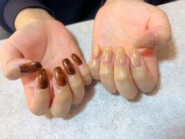 アシンメトリー　べっ甲ネイル