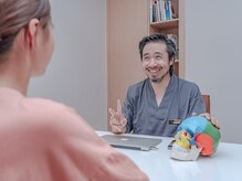 整体 王院長の雰囲気（お身体のお悩みはお気軽にご相談ください。）