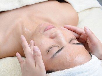 ルンルン(run run)の写真/丁寧なヒアリングで、一人ひとりのお悩みを徹底改善♪クリアで明るい印象の肌へ導きます♪