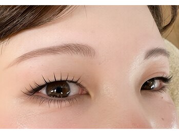 ビビ マウリ(美美 mauli)/まつ毛上下パーマは小顔効果強調