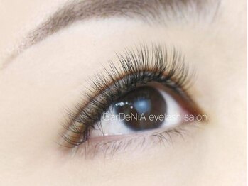 ガーデニア アイラッシュサロン(GarDeNiA)の写真/こだわりを持った大人女性におすすめ♪リラックス空間で経験豊富なスタッフがなりたい目元を叶えます☆