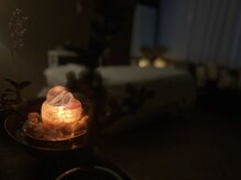 オクルミ 茅場町(Okurumi)の雰囲気（夜のお時間はガラリと雰囲気が変わります。#アーユルヴェーダ）