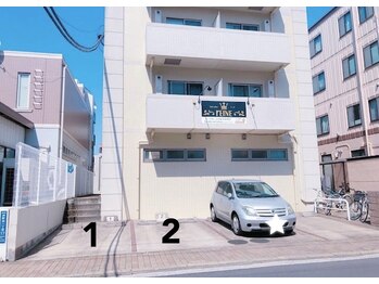 ヘアーサロン レーヌ(hair salon rEINE)/お客様駐車場は1.2です！