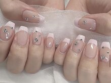 クイーンズ ネイル スタジオ(QUEENS NAIL STUDIO)/持ち込み/チーク/フレンチ