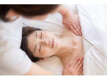 ミーツ(Meets)/デコルテトリートメント