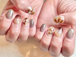 Hand.. glamorous