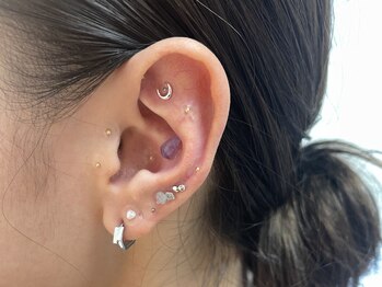 ノマン(Knoman)/耳つぼジュエリー