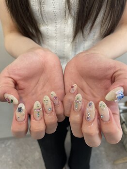 ロミー(Rommy)/キラキラストーンネイル