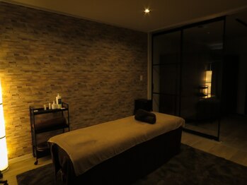 アールプラス(R+)/内観