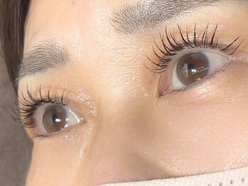 ネイルアンドまつげエクステ専門サロン スリー(THREE)/華やかデザイン