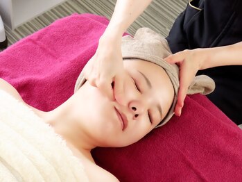 ベリッシマ 北仙台(Bellissima)/【MERIQUE】小顔フェイシャル