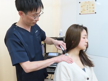 アルケル鍼灸整骨院/寝違え/急な痛み/肩の痛み/捻挫