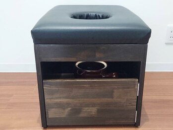 アウン 高島本店(aUN)/よもぎ蒸し専用　木製椅子