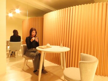 カームアライン(CALM ALIGN)の写真/ホテルライクな空間。小顔x毛穴専門店『本格小顔矯正と最新フェイシャルマシン』で小顔/たるみ/肌質改善!!