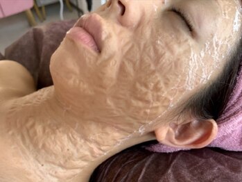 ルナ(Luna)の写真/何コレ！究極の若見えマスク！
ほうれい線・たるみに集中アプローチ
一気にゾンビから若見え肌へ！