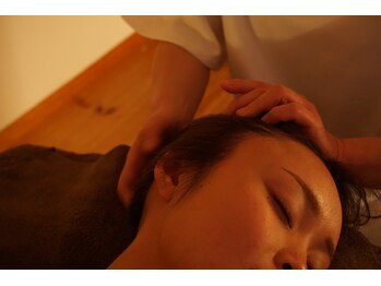 小顔・ドライヘッドスパ専門店 隠れ家cuco【クコ】/ヘッドスパ/マッサージの様子