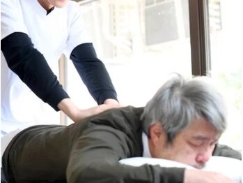 津山鍼灸整骨院の写真/【男性必見！】仕事に響く酷い腰痛・肩こりを一網打尽！何をしても良くならなかった重い不調を本気で撃退◎