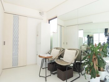 ヤヤ(YAYA.)/待合スペース♪