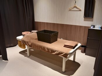 もみきちレヴン おおたかの森(LEVEN)/カーテンで仕切られた店内