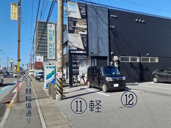 クラリティー(Clarity)/お隣すまいる工務店さん側２台。