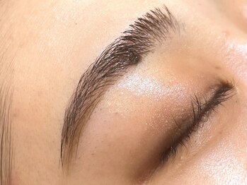 ヘアサロン ココ(hair salon Coco)の写真/【目元マッサージ付♪エステシェービング&美眉毛デザイン¥4400】お肌も眉毛も美しく整え、なりたいお顔へ★