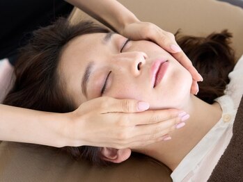 ハリラウンジ 梅田店(Hari Lounge)の写真/美容鍼による圧倒的効果！《小顔・肌質改善に特化した美容鍼専門サロン》【美容鍼+小顔マッサージ¥4900】