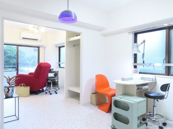 ハウプ(howpe)の写真/忙しい大人女性におすすめの時短施術◎ハイレベルな技術×スピーディーな施術で理想のデザインを叶えます☆