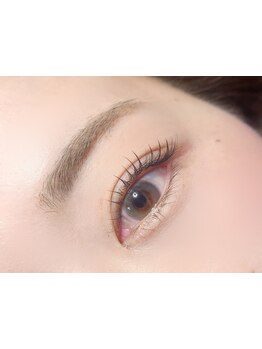 ナチュラル上品な目元にしたい