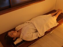 酵素風呂エステ ナチュリス(Natuliss)の雰囲気（テラヘルツ波の陶板浴で自律神経を整えたり、むくみを改善◎）