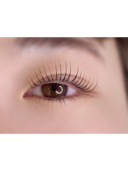 ナチュラル上品な目元にしたい