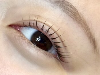 カレン アイビューティー(Karen Eyebeauty)の写真/顔の印象を決める眉毛デザインはプロにお任せ!眉毛周りの産毛もスッキリ綺麗☆まつ毛メニューとSETでお得♪