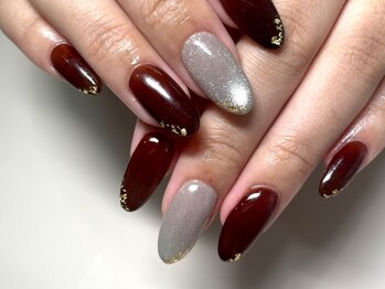 ケアル(KEARU)の写真/【スカルプも圧倒的な技術力で人気店】パーツたくさんキラキラネイルが得意♪アクセサリーのような輝きに★