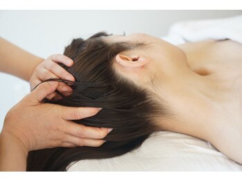 ミーツ(Meets)/フェイシャルパック中ヘッドスパ