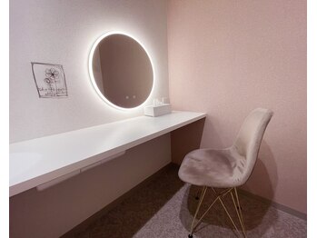 リノ 西宮北口店(Lino)/ドレッサー