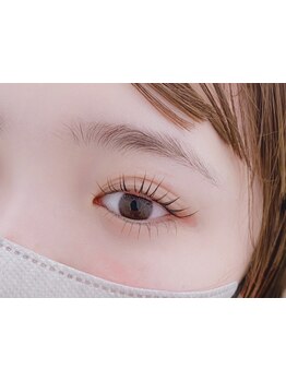 ナチュラル上品な目元にしたい