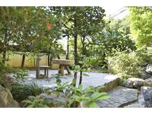 ユウウミ 北谷店(You海)/庭を眺めながら