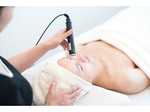 マイントゥ ネイル(mine too nail)/マシンで美容液をお肌に40倍浸透