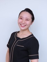 ラ バトゥール(La Batur) 鈴木 梨奈